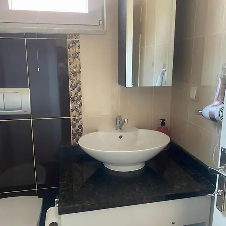 Apartamento Duplex Near The Cleopatra Beach In *